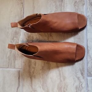 Corso Como Gamie peeptoe Bootie, whiskey 8 M